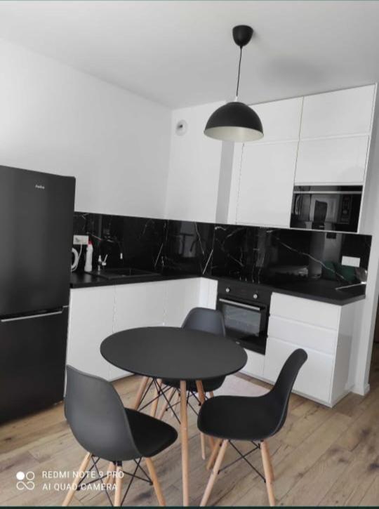 Airport Apartment Warsaw Exterior photo